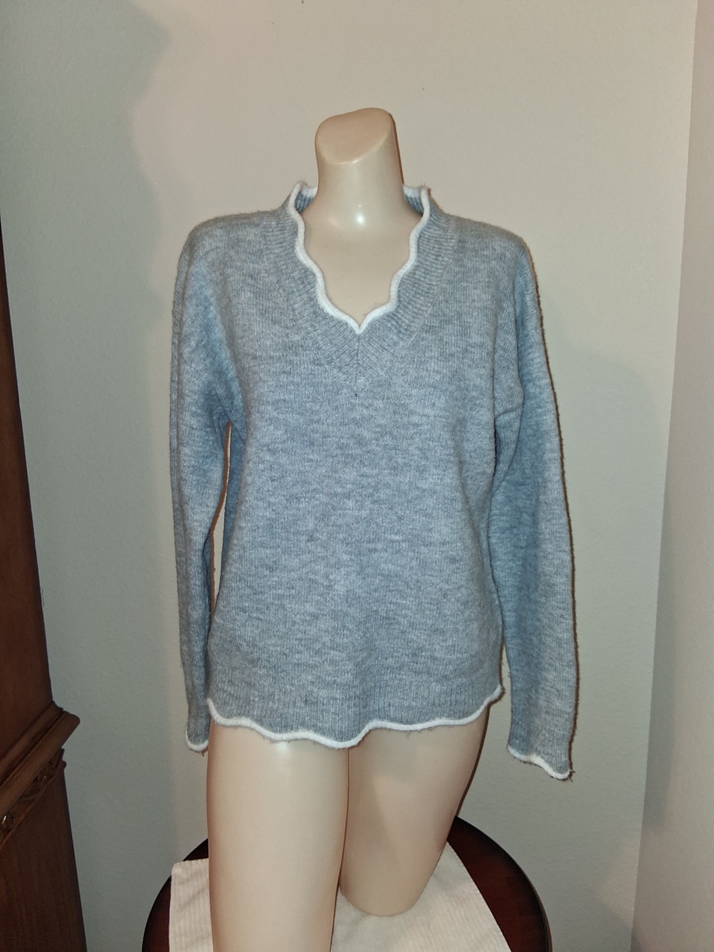 Women's Gray V-Neck Sweater with White Scalloped Trim
